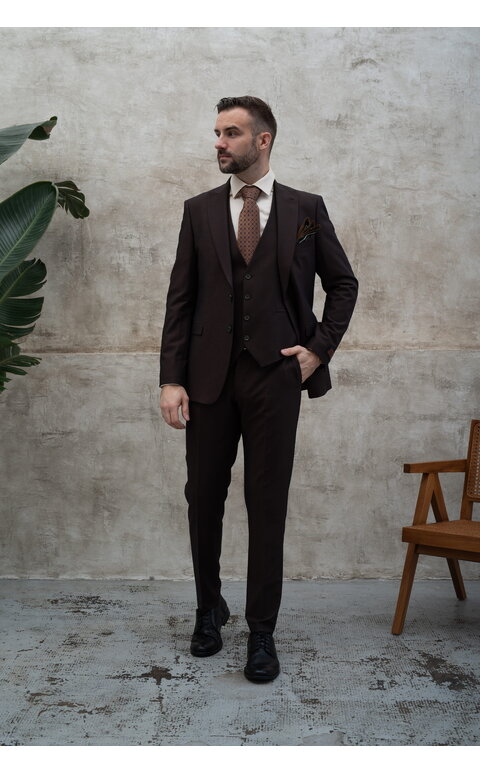 Čokoládově hnědý pánský oblek s vestou, model Emilio