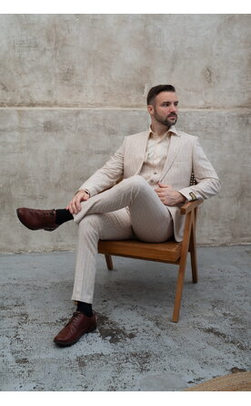 Bílý lněný pánský oblek s pruhy, model Alejandro