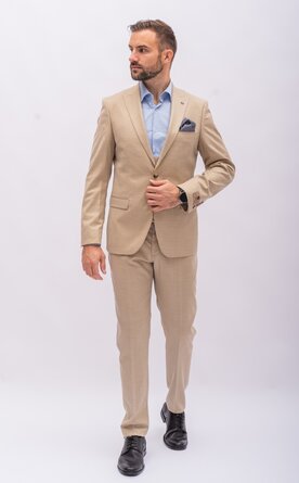 Světle béžový pánský oblek Slim Fit s vestou, model Valentino